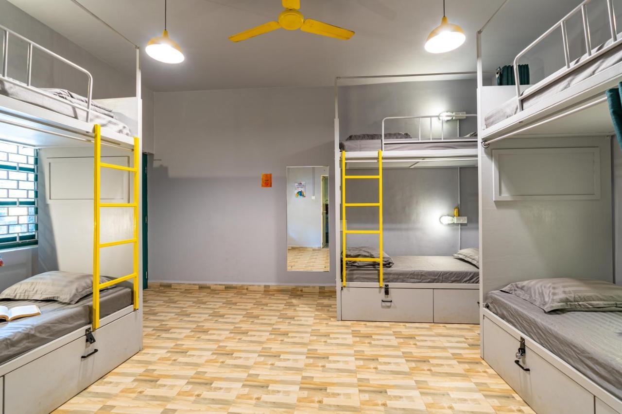 Whoopers Hostel Anjuna, Goa エクステリア 写真
