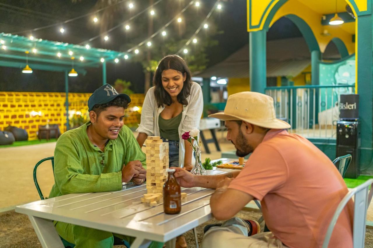 Whoopers Hostel Anjuna, Goa エクステリア 写真