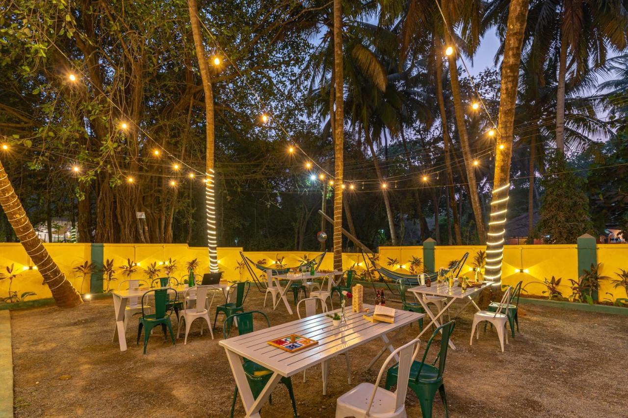 Whoopers Hostel Anjuna, Goa エクステリア 写真